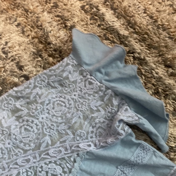 Hannah blue lace Short sleeve top size extra large - Picture 2 of 8